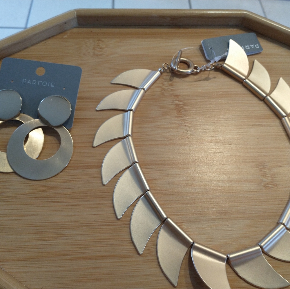 Parfois  Matt Golden  Necklace, earrings New With Tags. Jewelry Accessories